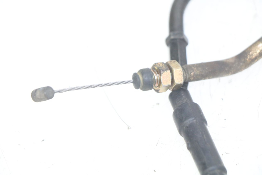 photo de CABLE ACELERADOR KYMCO AGILITY 16+ 4T 50 (2018 - 2023) - Primer plano técnico