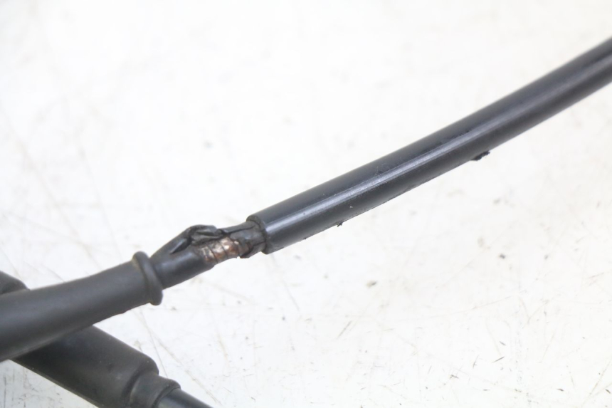 photo de CABLE ACELERADOR KYMCO AGILITY 16+ 4T 50 (2018 - 2023) - Zoom estado de uso