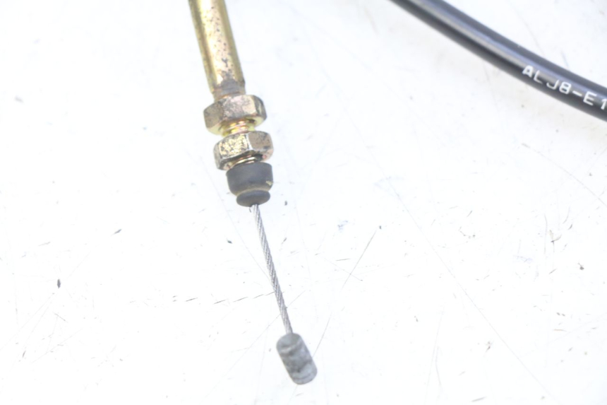 photo de CABLE ACELERADOR KYMCO AGILITY 16+ 4T 50 (2018 - 2023) - Primer plano técnico
