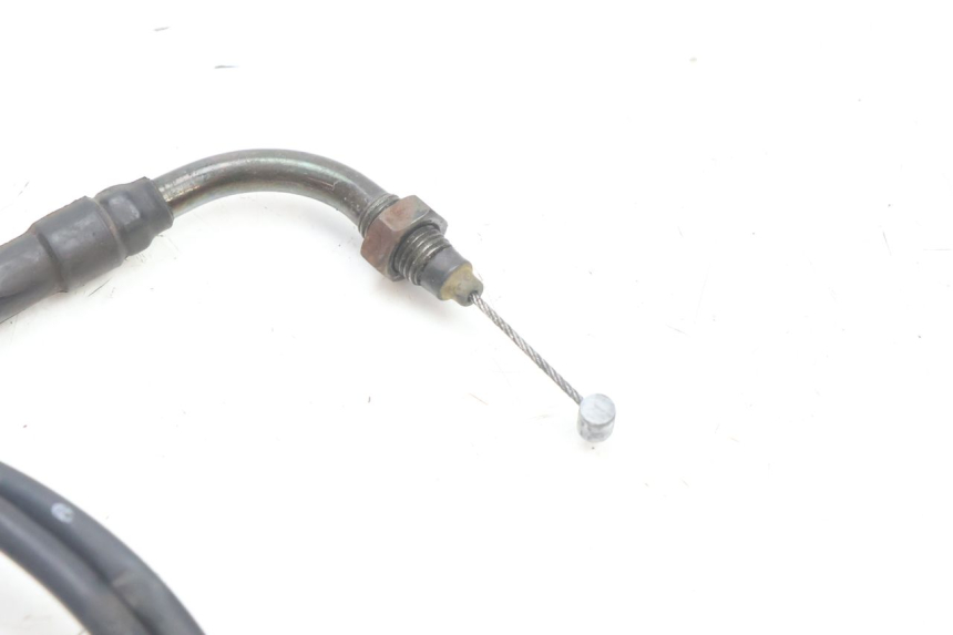 photo de CABLE ACELERADOR KYMCO AGILITY 16+ 4T 50 (2018 - 2023) - Primer plano técnico