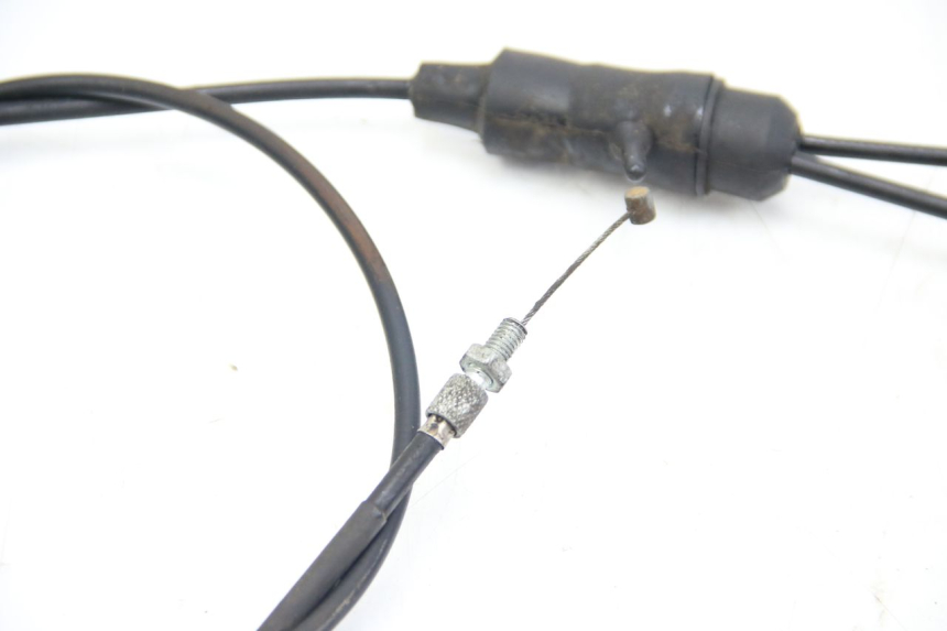 photo de CABLE ACELERADOR DERBI BOULEVARD 50 (2009 - 2006) - Detalles de los puntos de fijación