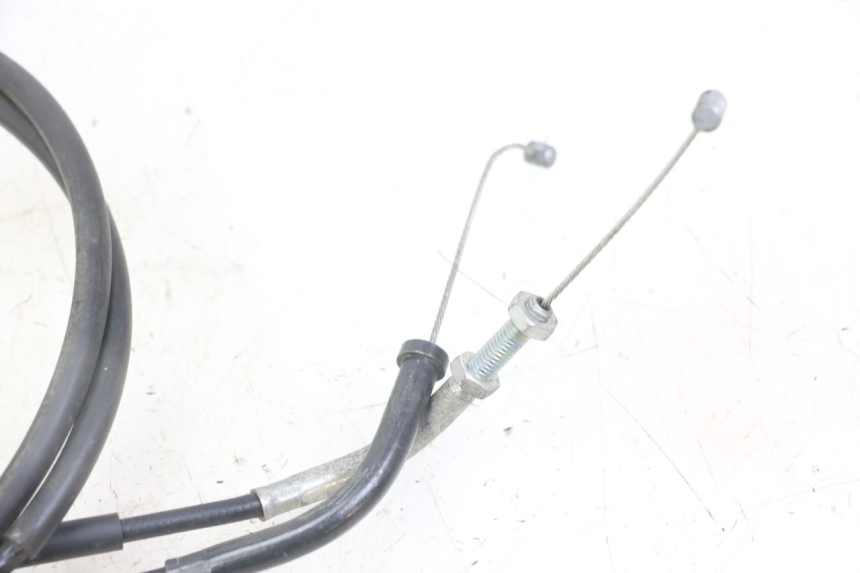photo de CABLE ACELERADOR HONDA CBF 500 (2004 - 2007) - Primer plano técnico