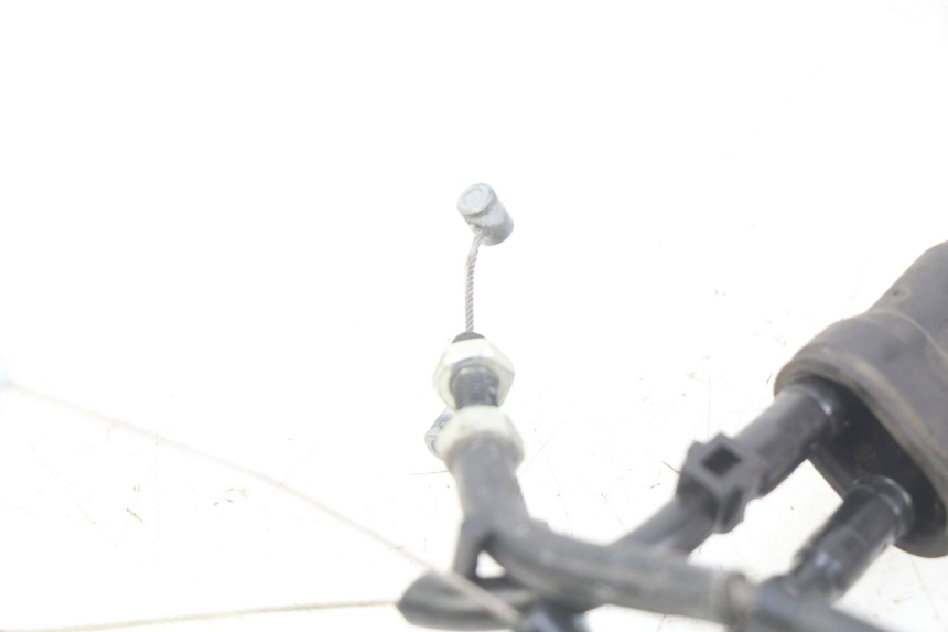 photo de CABLE ACELERADOR YAMAHA FJR ABS 1300 (2006 - 2012) - Primer plano técnico