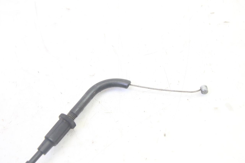 photo de CABLE ACELERADOR YAMAHA FZ6 N FAZER 600 (2004 - 2006) - Primer plano técnico