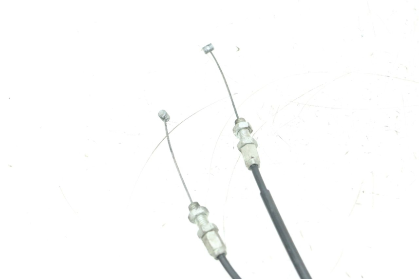 photo de CABLE ACELERADOR SUZUKI GSXR GSX-R 1000 (2003 - 2004) - Primer plano técnico