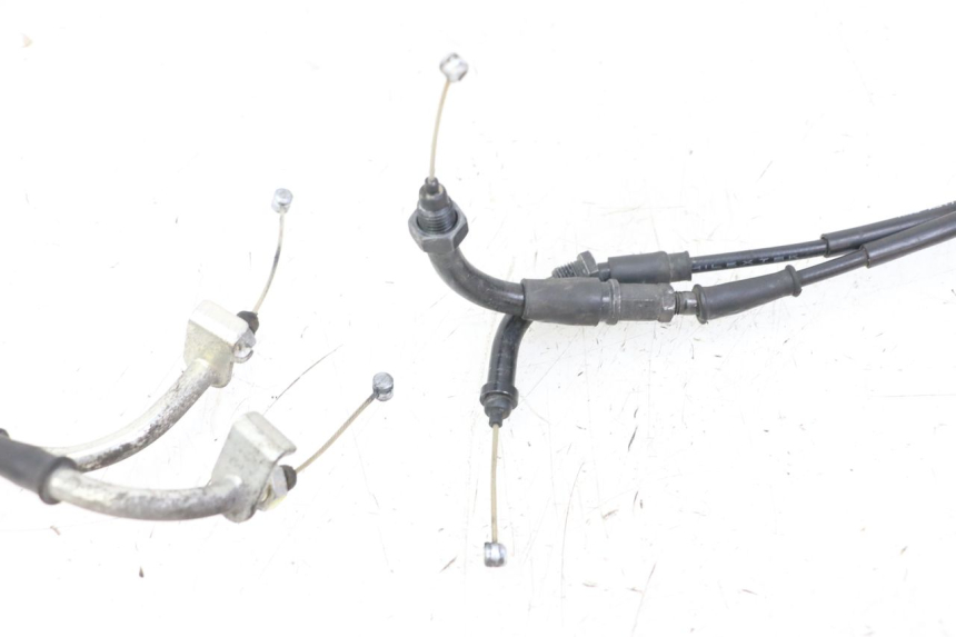 photo de CABLE ACELERADOR HONDA FORZA 125 (2021 - 2025) - Primer plano técnico
