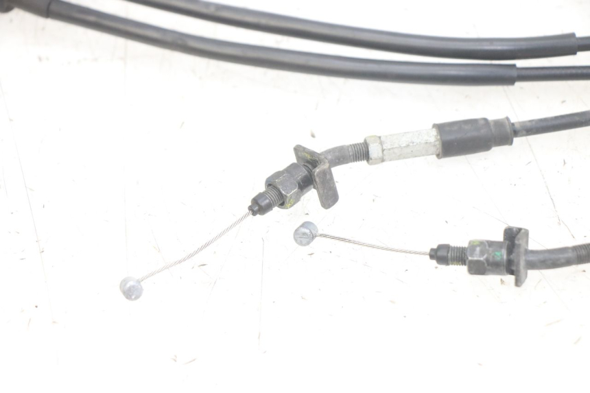 photo de CABLE ACELERADOR PIAGGIO MEDLEY 125 (2016 - 2023) - Primer plano técnico