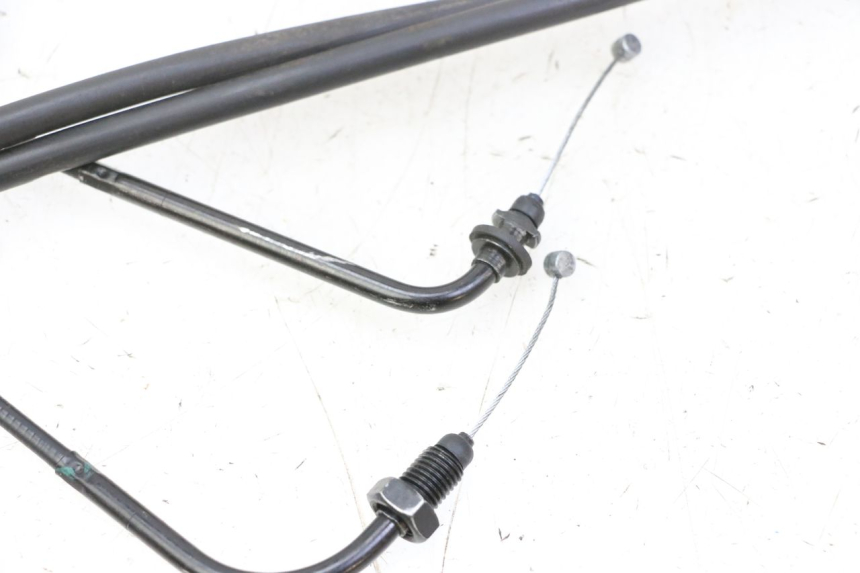 photo de CABLE ACELERADOR PIAGGIO MP3 HPE 310 (2024 - 2025) - Primer plano técnico