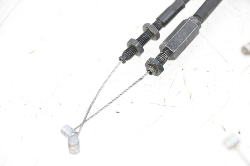 photo de CABLE ACELERADOR YAMAHA MT-07 MT07 ABS 700 (2018 - 2020) - Primer plano técnico