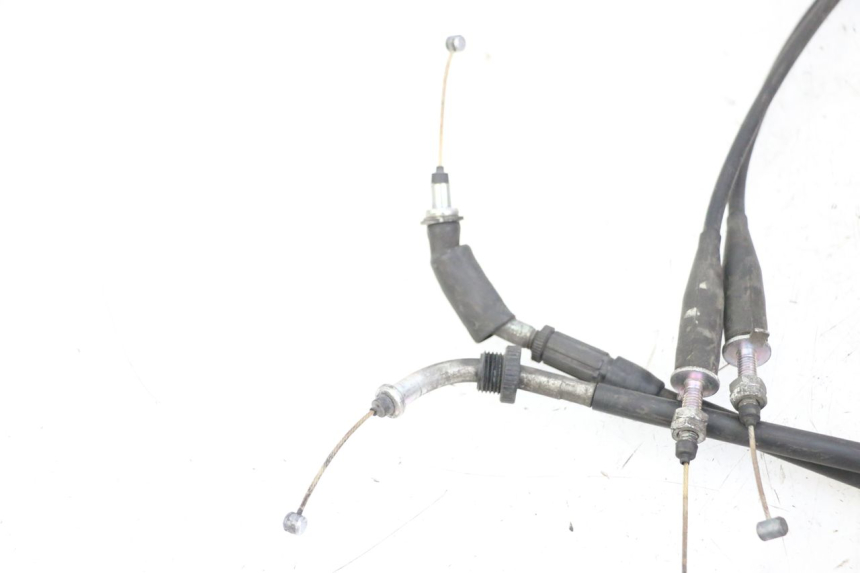photo de CABLE ACELERADOR SUZUKI BURGMAN 125 (2015 - 2017) - Primer plano técnico