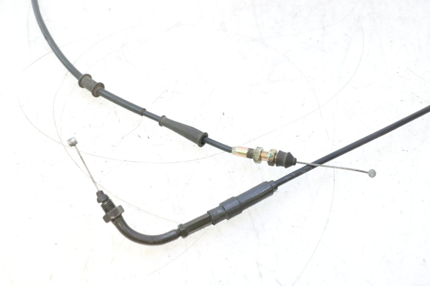 photo de CABLE ACELERADOR PEUGEOT TWEET 4T 50 (2018 - 2022) - Primer plano técnico