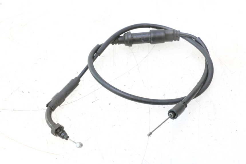 photo de CABLE ACELERADOR DAELIM VJ ROADWIN 125 (2004 - 2007) - Primer plano técnico