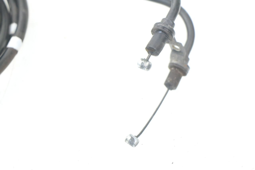 photo de CABLE ACELERADOR YAMAHA XMAX X-MAX ABS 125 (2014 - 2016) - Primer plano técnico