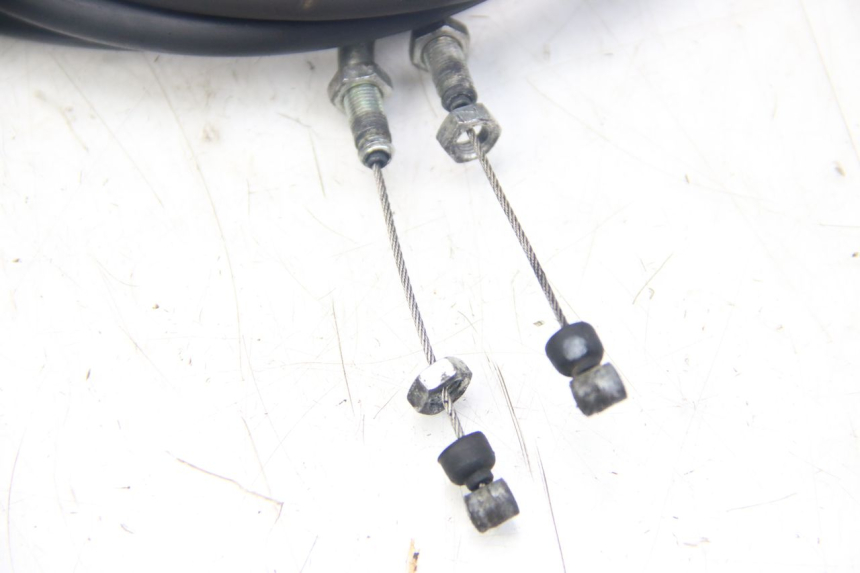 photo de CABLE ACELERADOR YAMAHA XMAX X-MAX 125 (2006 - 2009) - Primer plano técnico