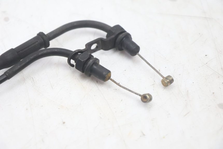 photo de CABLE ACELERADOR YAMAHA XMAX X-MAX 125 (2006 - 2009) - Otra perspectiva