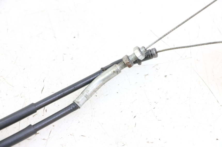 photo de CABLE ACELERADOR YAMAHA XJN DIVERSION 600 (2000 - 2003) - Primer plano técnico