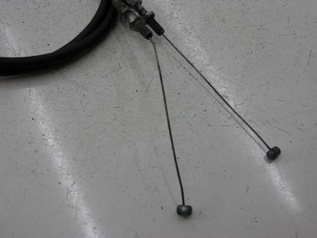 photo de CABLE ACELERADOR YAMAHA TDM 900 (2004 - 2006) - Zoom estado de uso