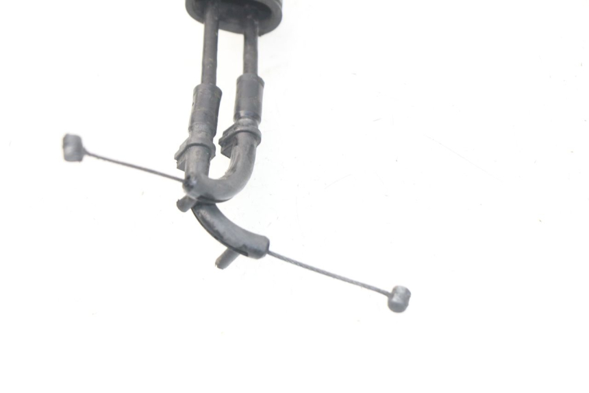 photo de CABLE ACELERADOR YAMAHA YZ-F YZF 250 (2014 - 2018) - Primer plano técnico