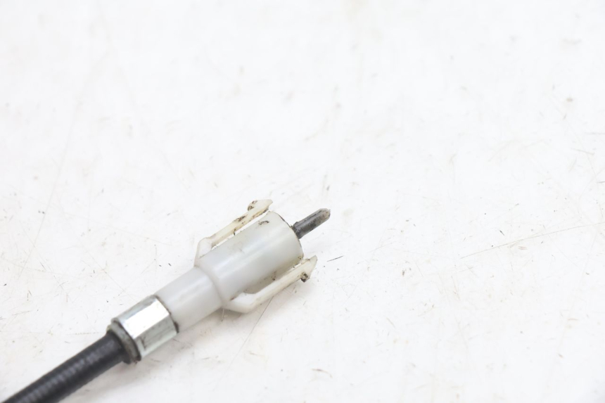 photo de CABLE CUENTA KILÓMETROS PIAGGIO ZIP 2T 50 (2009 - 2019) - Otra perspectiva