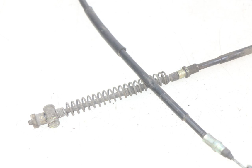 photo de CABLE FRENO TRASERO KYMCO AGILITY 16+ 4T 50 (2018 - 2023) - Primer plano técnico