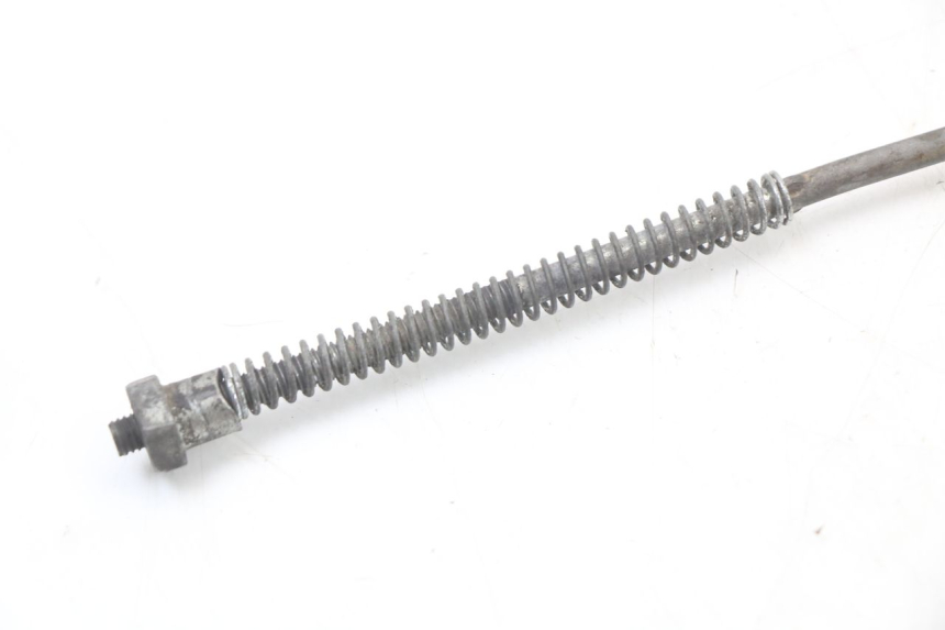 photo de CABLE FRENO TRASERO SUZUKI GSX E 250 (1982 - 1983) - Primer plano técnico