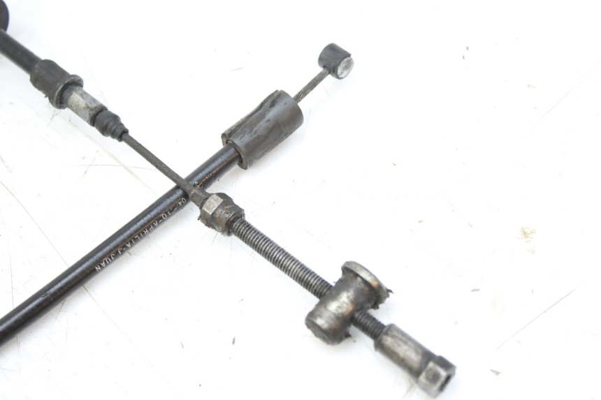 photo de CABLE DE FRENO TRASERO APRILIA SCARABEO 100 (2003 - 2012) - Primer plano técnico