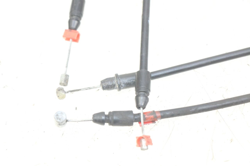 photo de CABLE APERTURA ASIENTO GILERA GP 800 (2007 - 2013) - Primer plano técnico
