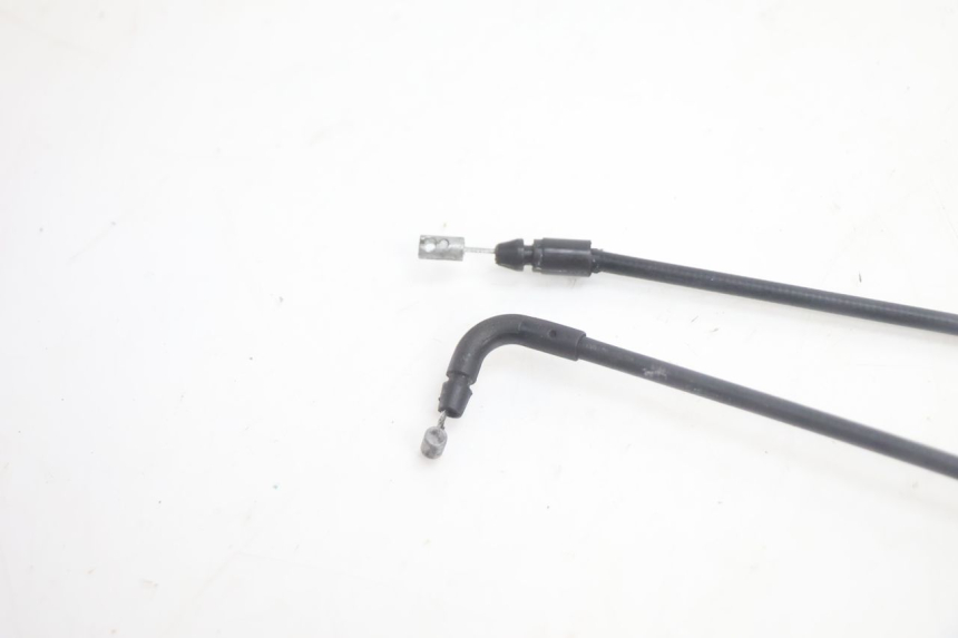 photo de CABLE CIERRE ASIENTO PIAGGIO MP3 HPE 530 (2022 - 2026) - Primer plano técnico