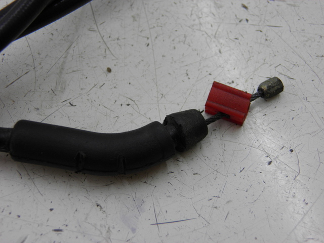 photo de CABLE CIERRE ASIENTO PIAGGIO MP3 RL 125 (2006 - 2014) - Zoom estado de uso
