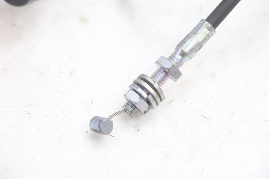 photo de CABLE CIERRE ASIENTO CAN-AM SPYDER RS 1000 (2008 - 2012) - Primer plano técnico