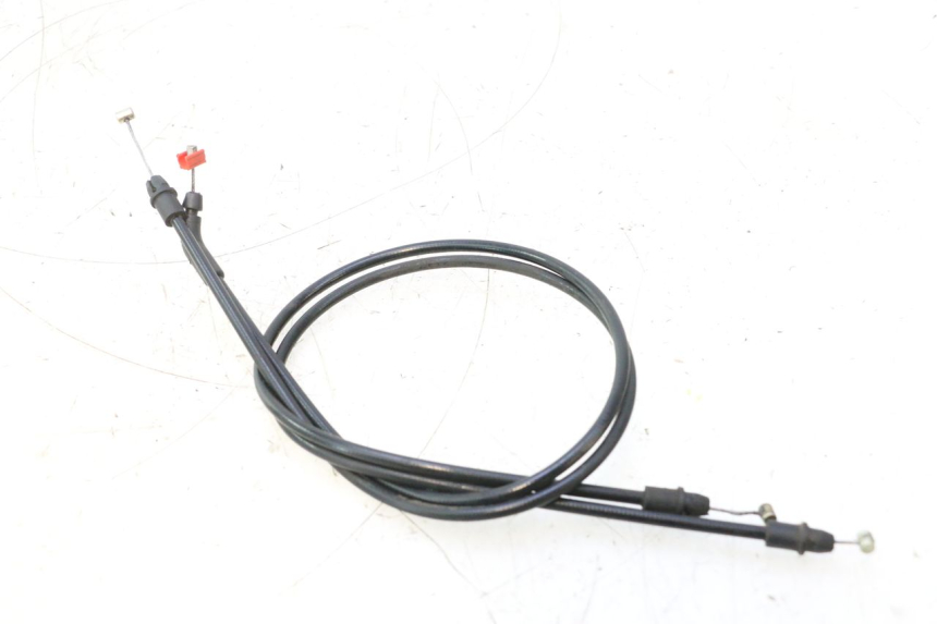 photo de CABLE CIERRE ASIENTO PIAGGIO X8 STREET 125 (2006 - 2007) - Primer plano técnico