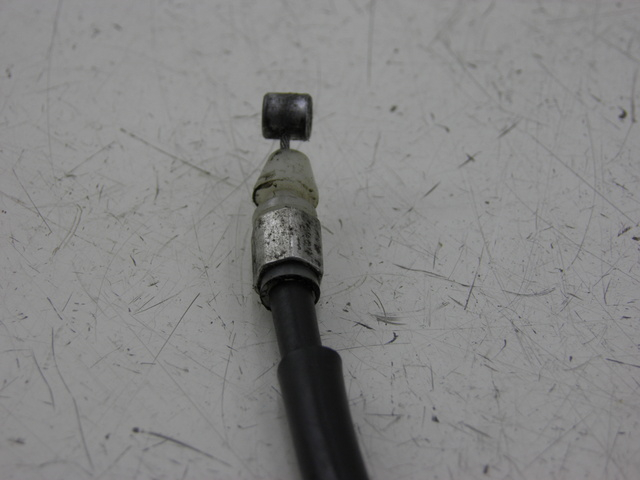 photo de CABLE CIERRE ASIENTO YAMAHA FZS FAZER 600 (1998 - 2001) - Detalle de la pieza