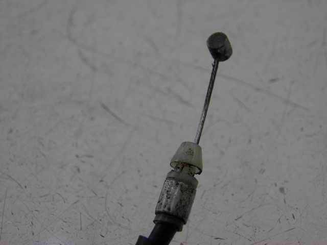 photo de CABLE CIERRE ASIENTO YAMAHA FZS FAZER 600 (1998 - 2001) - Zoom estado de uso