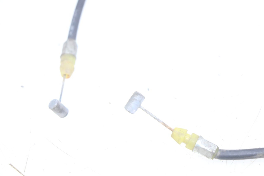 photo de CABLE APERTURA ASIENTO KAWASAKI Z 750 (2007 - 2013) - Detalles de los puntos de fijación
