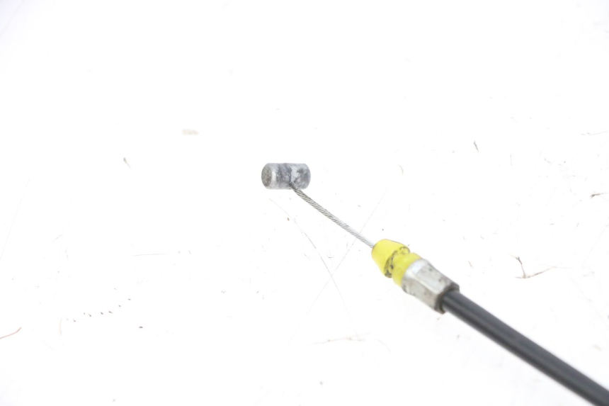 photo de CABLE CIERRE ASIENTO KAWASAKI ZR 7 750 (1999 - 2004) - Primer plano técnico