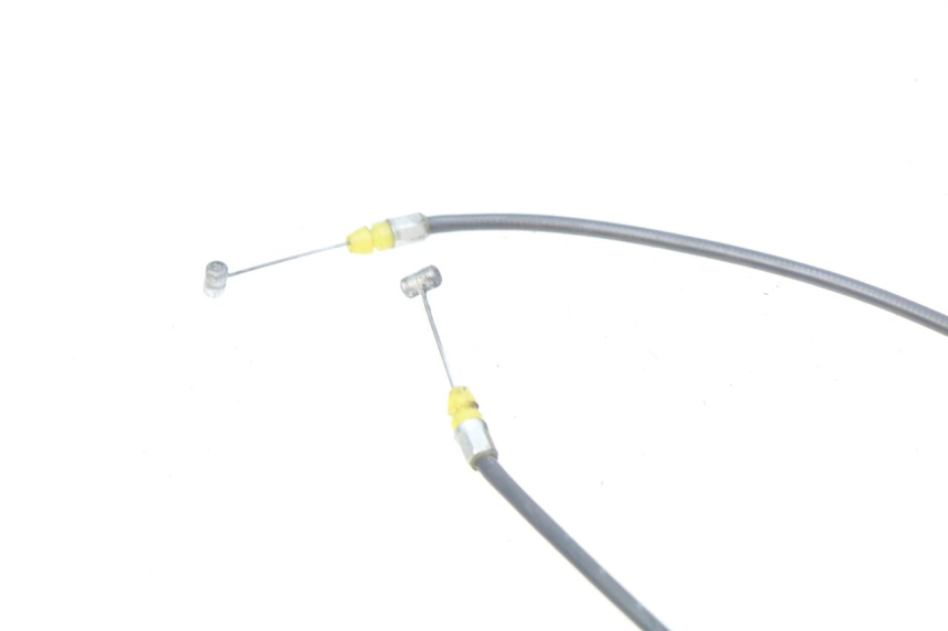 photo de CABLE APERTURA ASIENTO KAWASAKI ZR7 ZR-7 S 750 (1999 - 2004) - Primer plano técnico