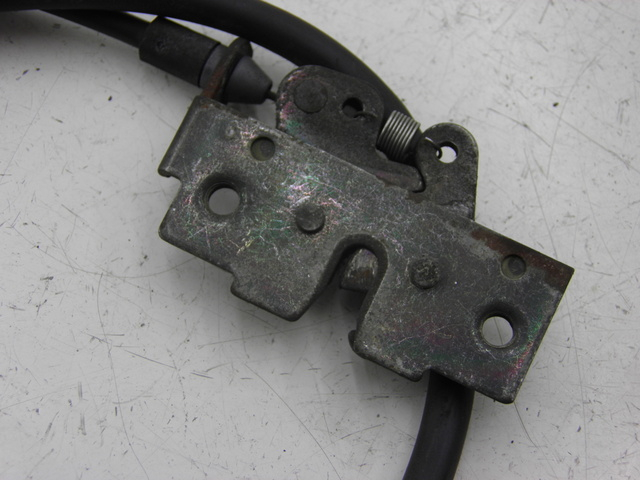 photo de CABLE  TANQUE CUBIERTA HONDA FES PANTHEON 125 (2003 - 2007) - Primer plano técnico