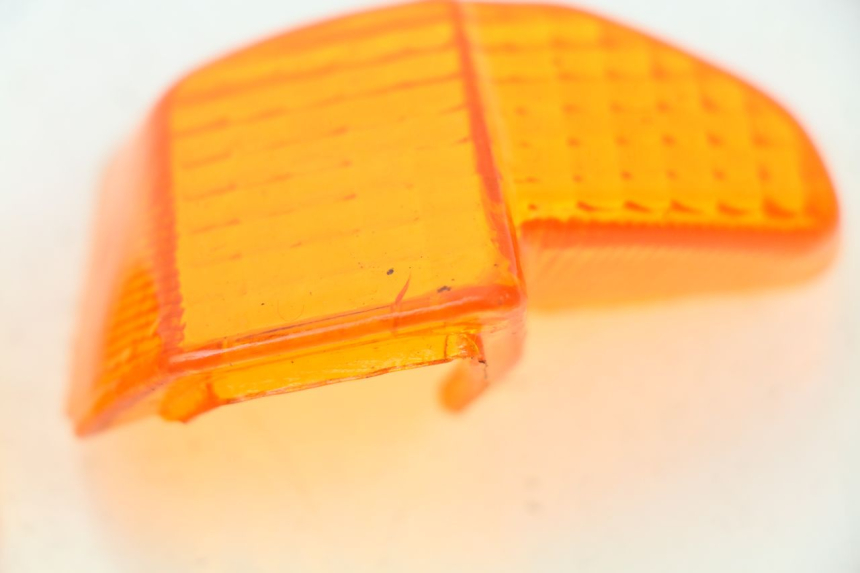 photo de TRASERO LENTE INTERMITENTE YAMAHA BW'S 50 (1999 - 2003) - Otra perspectiva