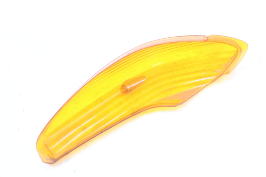 photo de TRASERO DERECHO LENTE INTERMITENTE HONDA NES AROBASE 125 (2000 - 2003) - Primer plano técnico