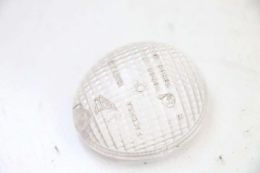 photo de TRASERO IZQUIERDO LENTE INTERMITENTE PEUGEOT TREKKER TKR 50 (2005 - 2014) - Zoom estado de uso