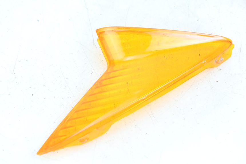 photo de CUBIERTA DE INTERMITENTE TRASERO IZQUIERDO HONDA SCV LEAD 100 (2003 - 2007) - Otra perspectiva