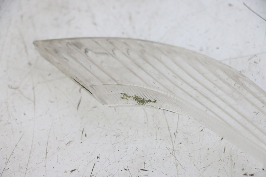 photo de DELANTERO DERECHO LENTE INTERMITENTE PEUGEOT VIVACITY NEW 2T 50 (2008 - 2017) - Detalles de los puntos de fijación