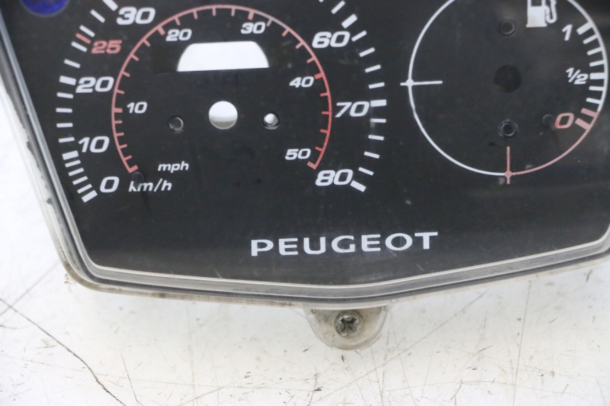 photo de CUENTA KILOMETROS PEUGEOT KISBEE 4T 50 (2018 - 2022) - Otra perspectiva