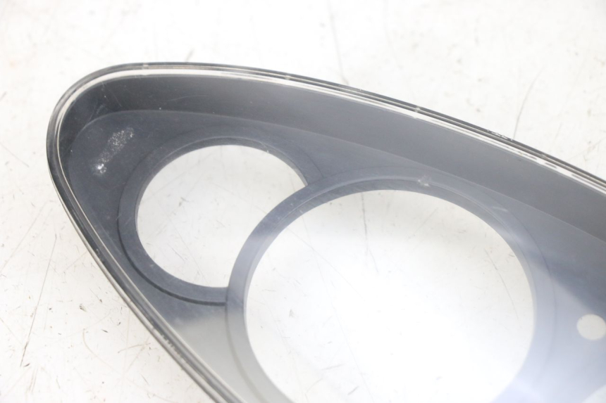 photo de CUADRO DE INSTRUMENTOS PIAGGIO X9 125 (2000 - 2003) - Estado de la superficie y material