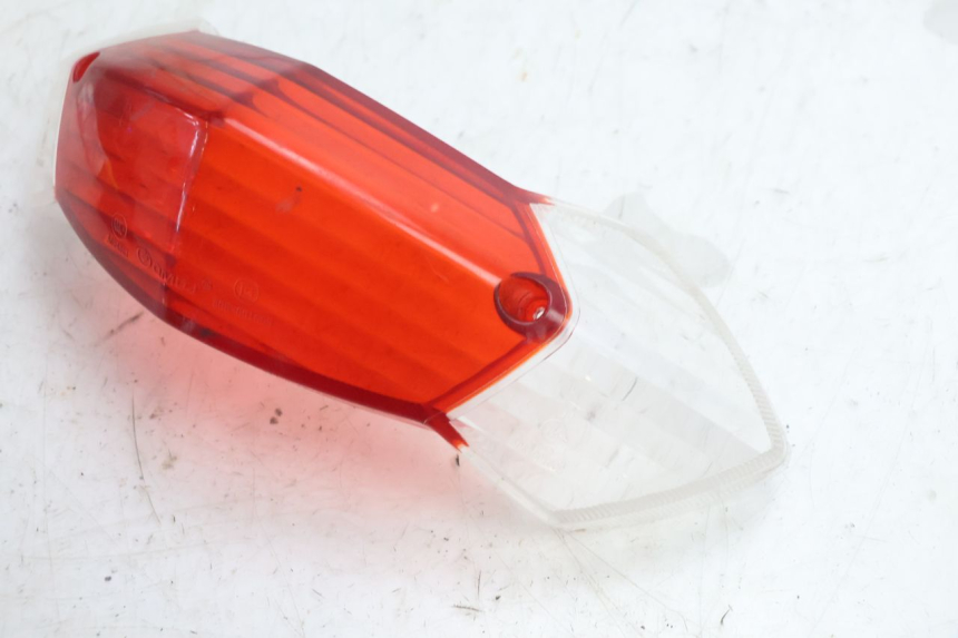 photo de CUBIERTA DE LUZ TRASERA PEUGEOT KISBEE 2T 50 (2010 - 2017) - Zoom estado de uso