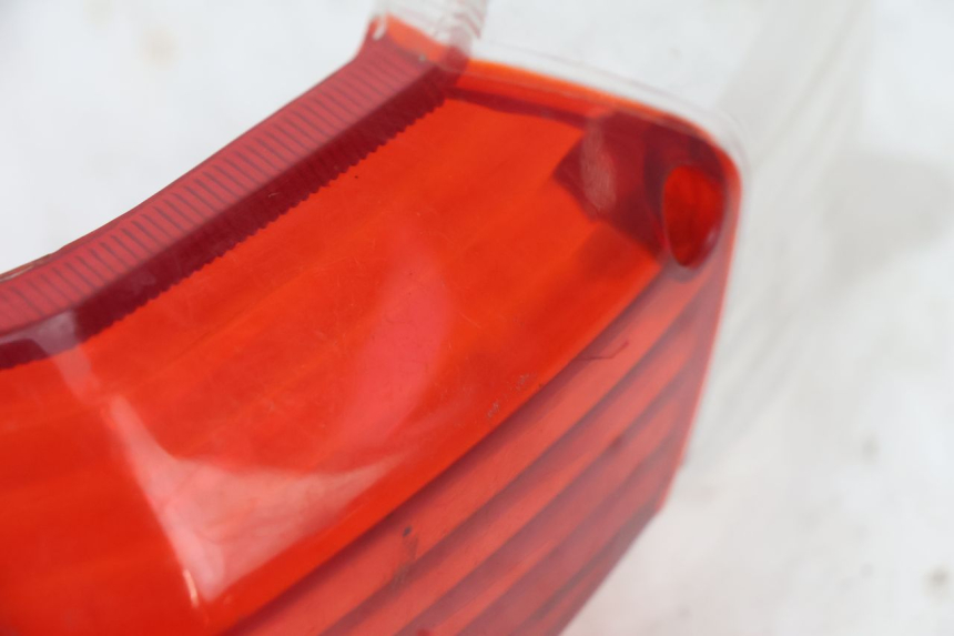 photo de CUBIERTA DE LUZ TRASERA PEUGEOT KISBEE 2T 50 (2010 - 2017) - Detalles de los puntos de fijación