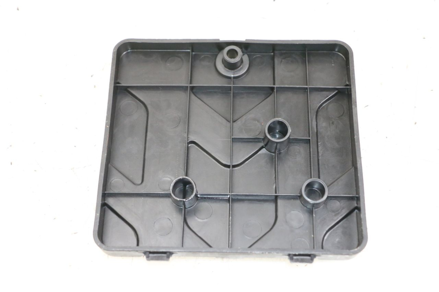 photo de TAPA BATERIA DAELIM A-FOUR 2T 50 (2005 - 2012) - Detalle de la pieza