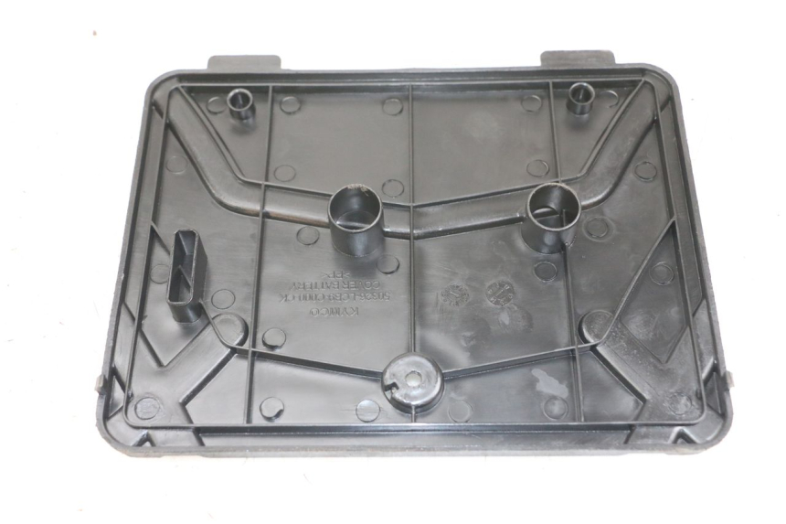 photo de TAPA DE LA BATERíA KYMCO AGILITY 4T 50 (2018 - 2022) - Otra perspectiva