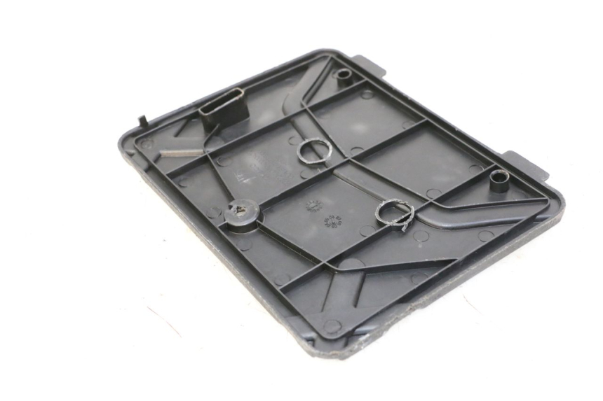 photo de TAPA DE BATERÍA KYMCO AGILITY 4T 50 (2005 - 2018) - Detalle de la pieza