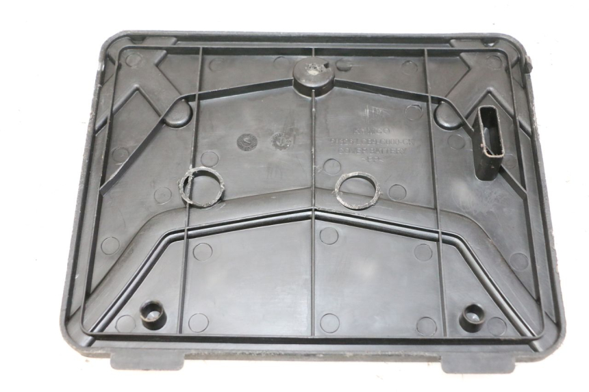 photo de TAPA DE BATERÍA KYMCO AGILITY 4T 50 (2005 - 2018) - Primer plano técnico